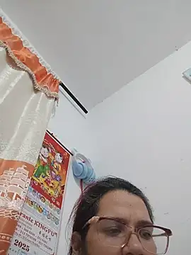 Snapshot of karlythoth@xh chatting on July 24, 2026, 2:48 pm karlythothxh online show from July 24, 2026, 2:48 pm