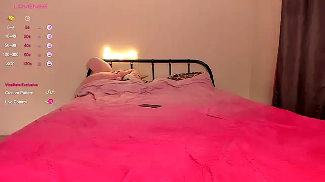 Milena joline online show from December 5, 2025, 2:53 am