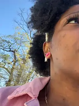 mochamimi online show from April 11, 2026, 3:16 pm