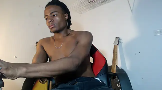 Snapshot of dann_hill chatting on December 22, 2024, 12:28 am dann hill online show from December 22, 2024, 12:28 am