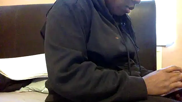 Snapshot of blacksexybeauty31 chatting on March 18, 2025, 4:37 pm blacksexybeauty31 online show from March 18, 2025, 4:37 pm