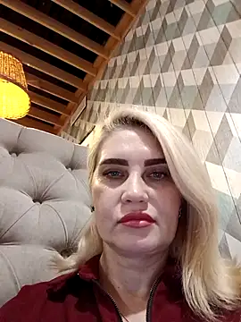 Snapshot of JennyOMay chatting on November 15, 2025, 5:27 am JennyOMay online show from November 15, 2025, 5:27 am