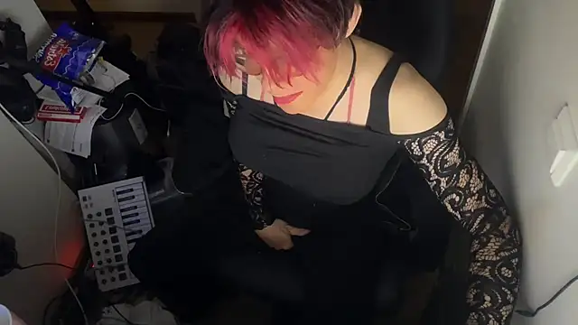 ecd011 online show from September 29, 2025, 1:00 am