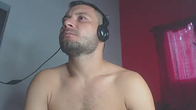 Snapshot of body_x29 chatting on December 27, 2024, 11:28 am body x29 online show from December 27, 2024, 11:28 am