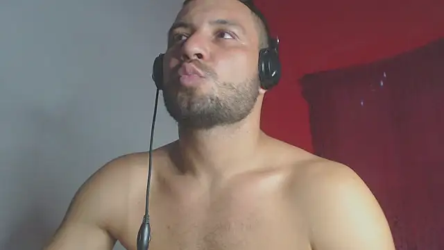 Snapshot of body_x29 chatting on December 28, 2024, 10:58 am body x29 online show from December 28, 2024, 10:58 am