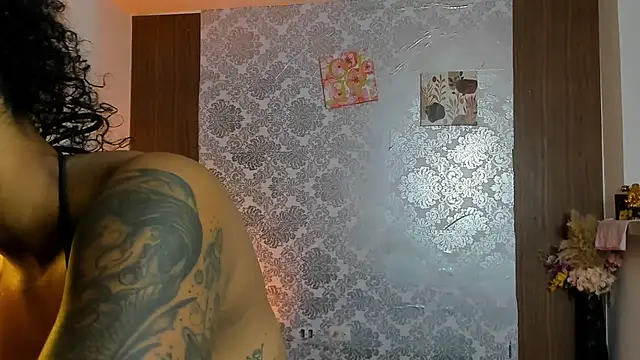 kelly thomson online show from November 19, 2025, 10:32 pm