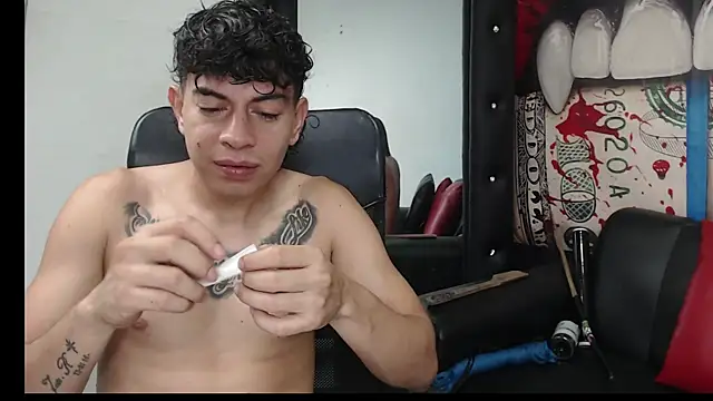 Strongernastyx online show from December 7, 2024, 9:39 am