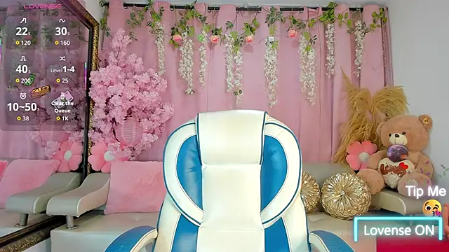 SammyGirlTS online show from April 8, 2026, 11:21 am