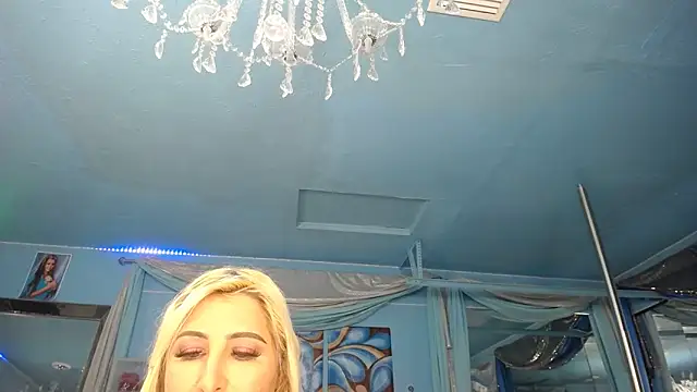 ADRIANNA FOX online show from February 7, 2026, 12:58 am