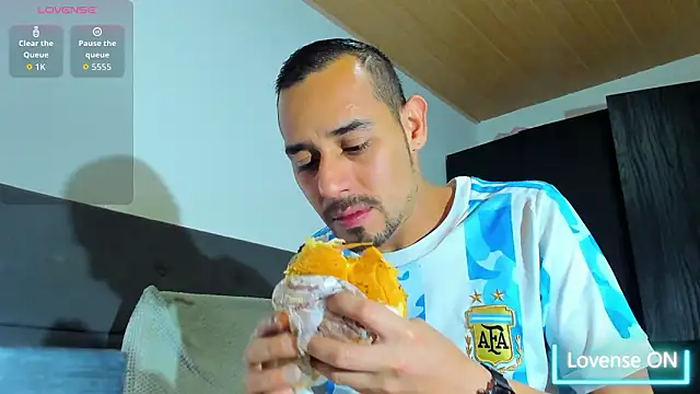 jhonyalzate2 online show from February 1, 2026, 1:59 am