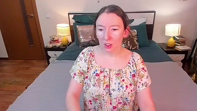 CatherineWalls online show from February 15, 2026, 4:42 am