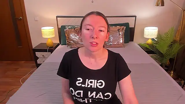 CatherineWalls online show from July 14, 2026, 4:06 am