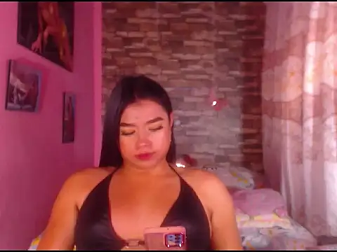 katrinawillff online show from February 18, 2025, 8:36 pm