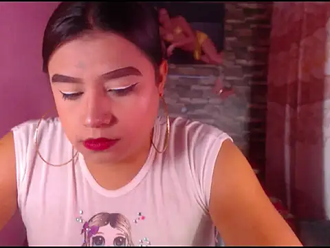 katrinawillff online show from November 25, 2025, 11:32 am