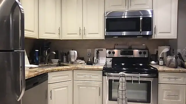 BigGuyMuscle online show from October 1, 2025, 5:19 pm