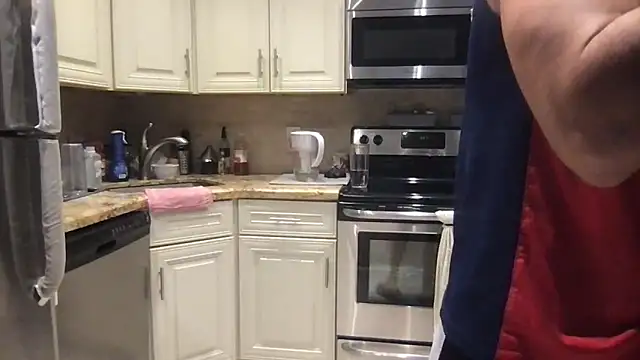 BigGuyMuscle online show from December 19, 2025, 10:06 pm