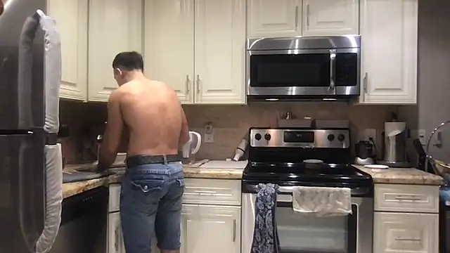 BigGuyMuscle online show from March 15, 2026, 12:05 am