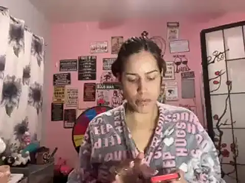 Snapshot of latinacubana chatting on January 22, 2025, 9:46 am latinacubana online show from January 22, 2025, 9:46 am