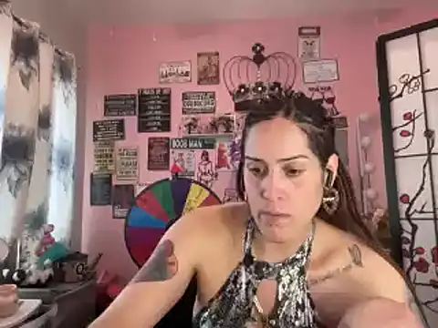 Snapshot of latinacubana chatting on January 22, 2025, 7:24 pm latinacubana online show from January 22, 2025, 7:24 pm