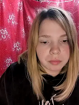 Zuli Kiska online show from March 7, 2025, 9:27 pm