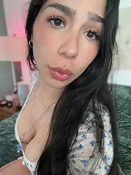 LoveLillyy online show from February 11, 2026, 7:08 pm