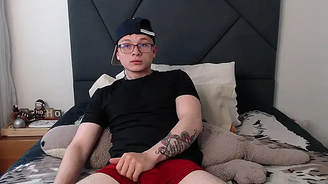 MathewCollin online show from January 27, 2025, 5:48 pm