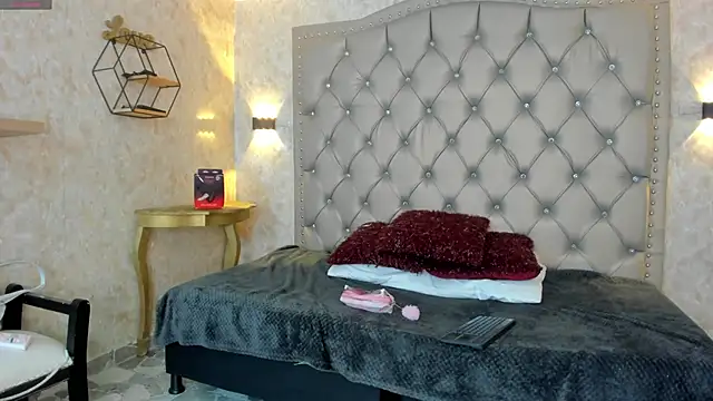 danaythamara1 online show from January 16, 2025, 8:36 pm