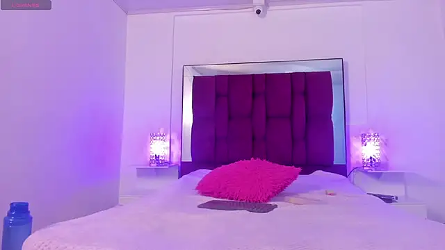 danaythamara1 online show from March 6, 2025, 12:43 am