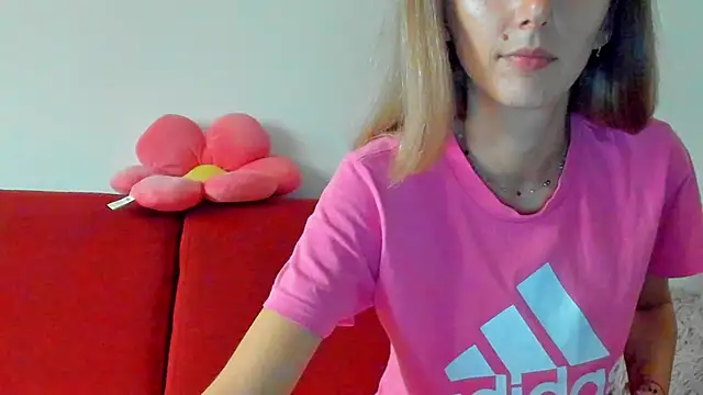 marie marie03 online show from November 4, 2025, 9:41 am