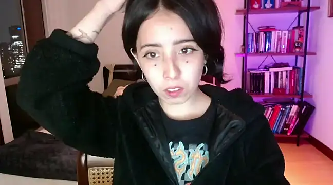 babyluna 8 8 online show from February 26, 2025, 11:37 pm