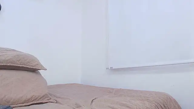 timkerbell  online show from November 6, 2025, 7:15 pm