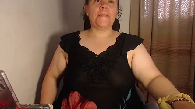 Snapshot of agathamiller01 chatting on May 25, 2026, 11:27 am agathamiller01 online show from May 25, 2026, 11:27 am