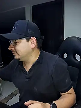 Snapshot of Javibell93 chatting on February 25, 2026, 3:27 am Javibell93 online show from February 25, 2026, 3:27 am