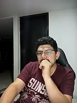 Snapshot of Javibell93 chatting on March 3, 2026, 3:01 am Javibell93 online show from March 3, 2026, 3:01 am