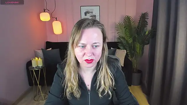 Snapshot of GabrielGold chatting on February 20, 2025, 8:47 pm GabrielGold online show from February 20, 2025, 8:47 pm