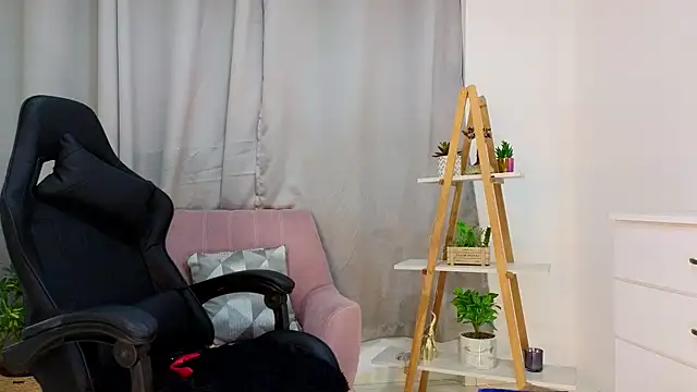 bella  adams online show from February 12, 2025, 2:03 am