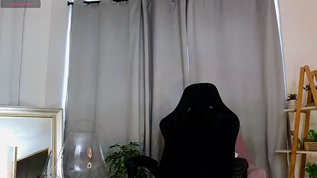 bella  adams online show from February 21, 2025, 2:59 pm