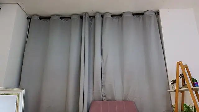 bella  adams online show from March 12, 2025, 11:44 pm