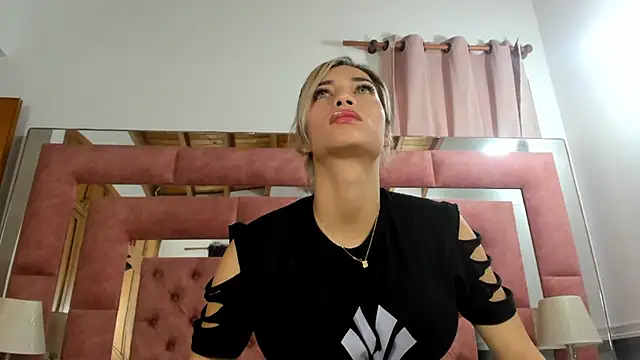 Snapshot of briana_wonder69xxx chatting on October 18, 2025, 2:40 pm briana wonder69xxx online show from October 18, 2025, 2:40 pm