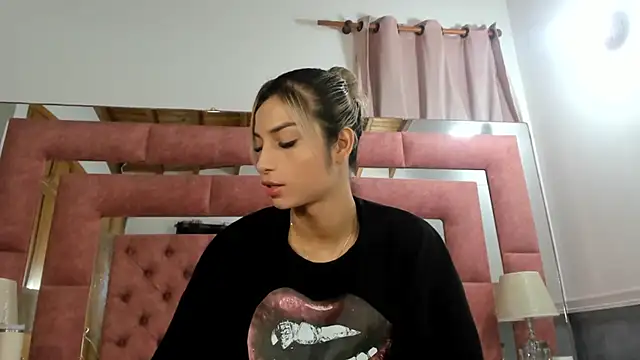 Snapshot of briana_wonder69xxx chatting on November 19, 2025, 10:21 pm briana wonder69xxx online show from November 19, 2025, 10:21 pm