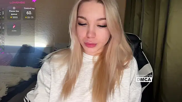 Snapshot of ariashaa chatting on November 18, 2025, 5:39 pm ariashaa online show from November 18, 2025, 5:39 pm