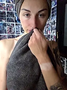 Snapshot of kylie_blck chatting on March 3, 2026, 4:29 am kylie blck online show from March 3, 2026, 4:29 am