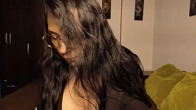 Angela isabella online show from February 4, 2026, 11:31 pm