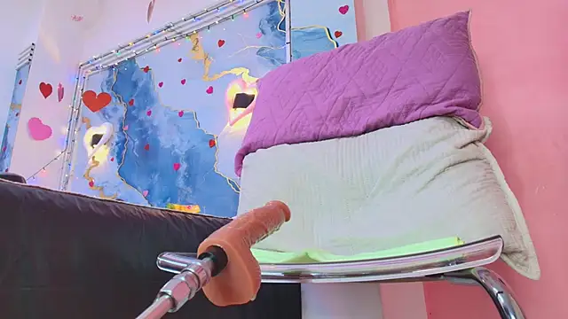 Snapshot of lorrayne_ chatting on February 25, 2026, 12:26 pm lorrayne online show from February 25, 2026, 12:26 pm