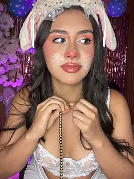 Ambar pe  online show from April 4, 2026, 2:32 am