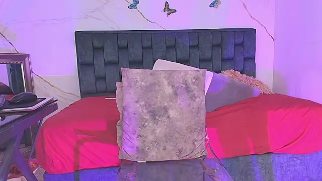 Snapshot of IsiisLovei chatting on March 5, 2026, 2:46 pm IsiisLovei online show from March 5, 2026, 2:46 pm