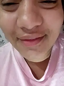 Snapshot of Hilarybunnyy chatting on January 11, 2026, 2:11 pm Hilarybunnyy online show from January 11, 2026, 2:11 pm