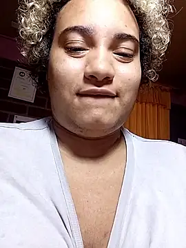 Snapshot of Hilarybunnyy chatting on February 1, 2026, 8:07 pm Hilarybunnyy online show from February 1, 2026, 8:07 pm