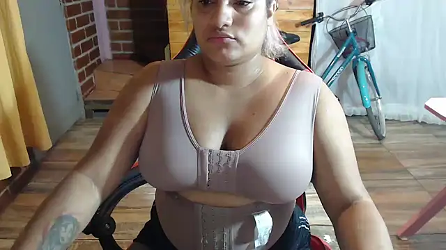 Snapshot of Hilarybunnyy chatting on March 14, 2026, 1:55 am Hilarybunnyy online show from March 14, 2026, 1:55 am