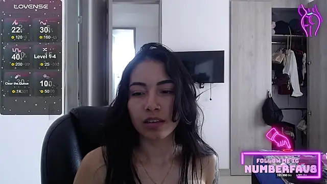 numberfav8 online show from December 7, 2024, 9:33 pm